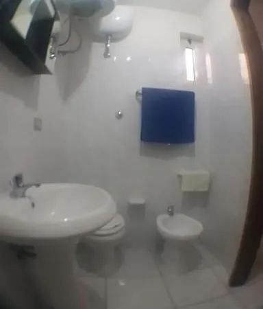 Monolocale 4 Posti Con Cucina E Parcheggio Gratuito Apartment