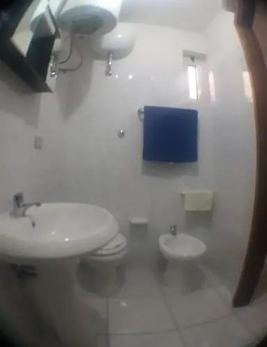 Monolocale 4 Posti Con Cucina E Parcheggio Gratuito 아파트