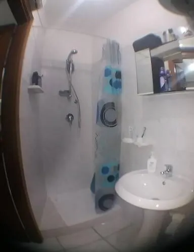 Monolocale 4 Posti Con Cucina E Parcheggio Gratuito アパート *