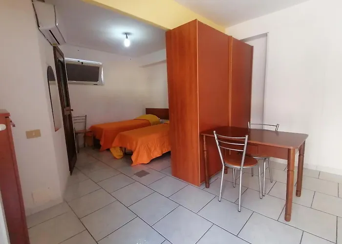 Monolocale 4 Posti Con Cucina E Parcheggio Gratuito 아파트 캔델라